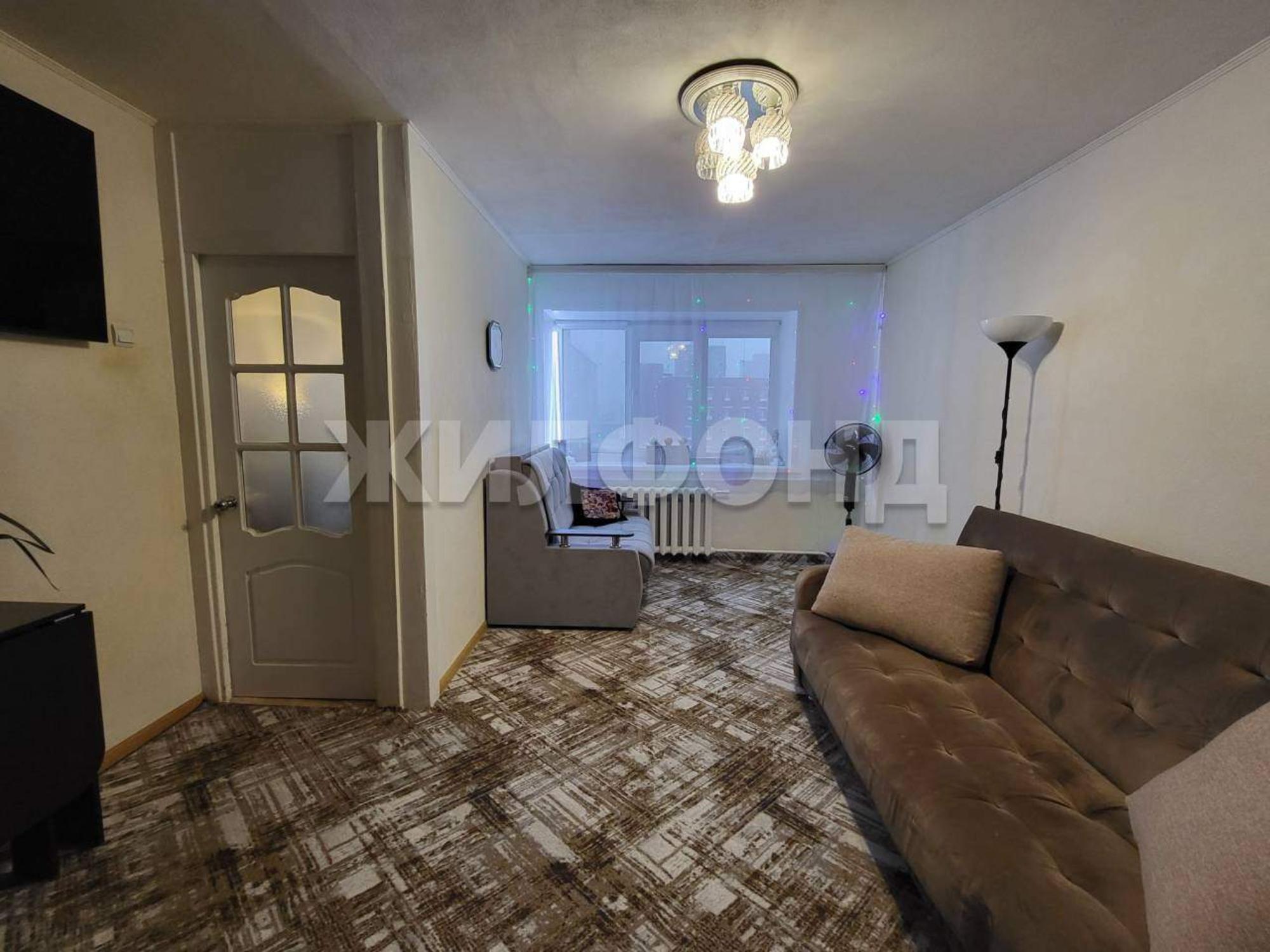 Купить квартиру за 2 100 000 рублей на Металлургов площадь, д.13