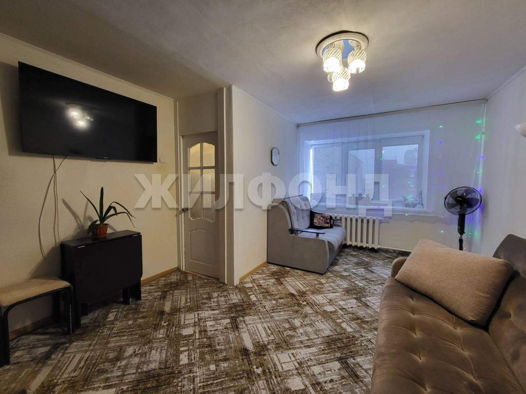 Купить квартиру за 2 100 000 рублей на Металлургов площадь, д.13