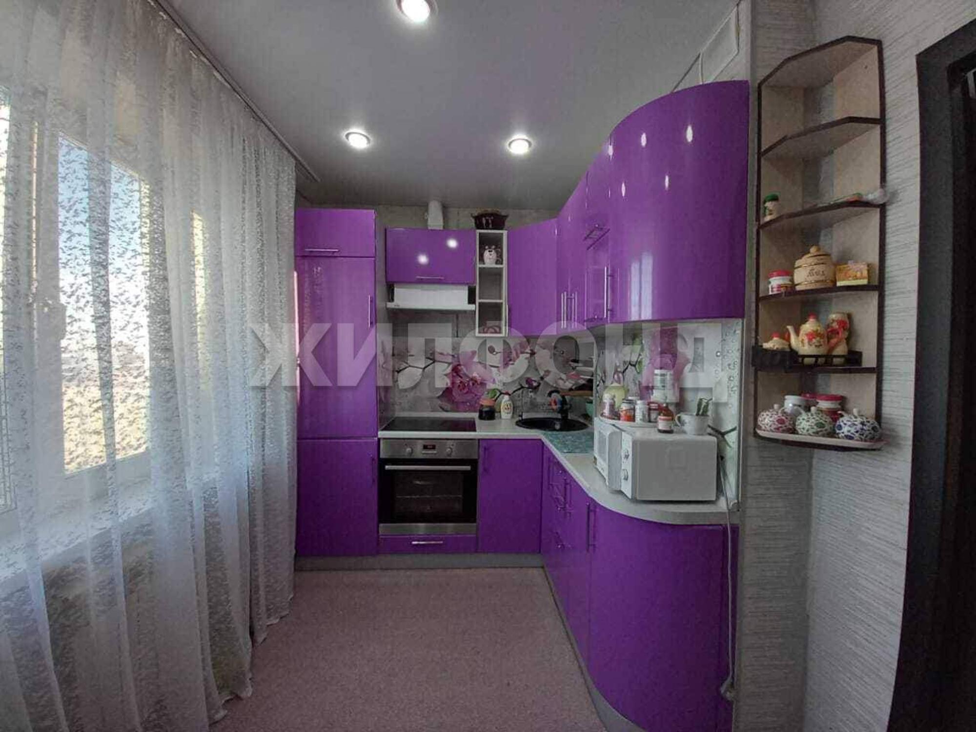 Купить квартиру за 2 985 000 рублей на Лауреатов улица, д.65