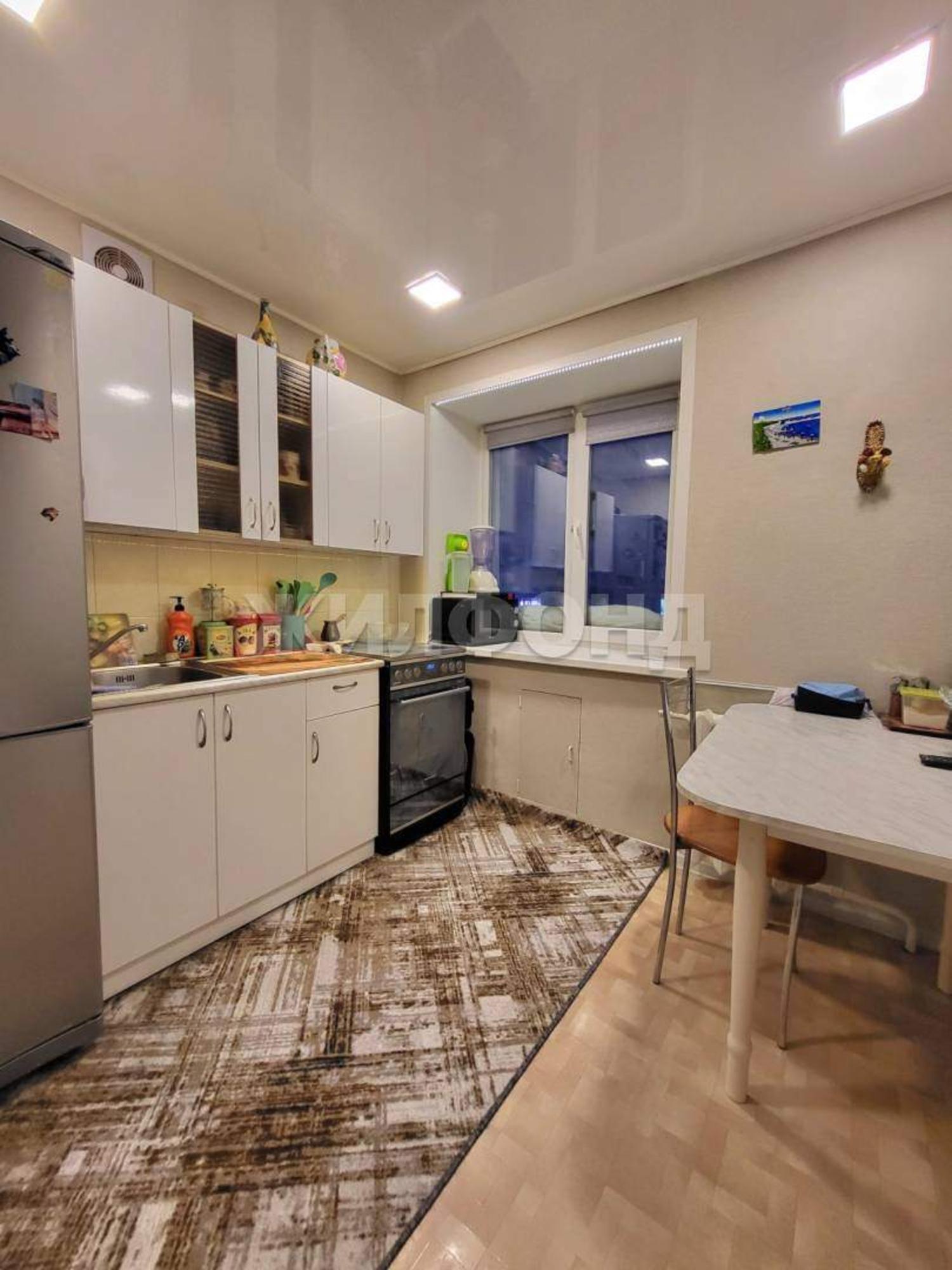 Купить квартиру за 2 100 000 рублей на Металлургов площадь, д.13