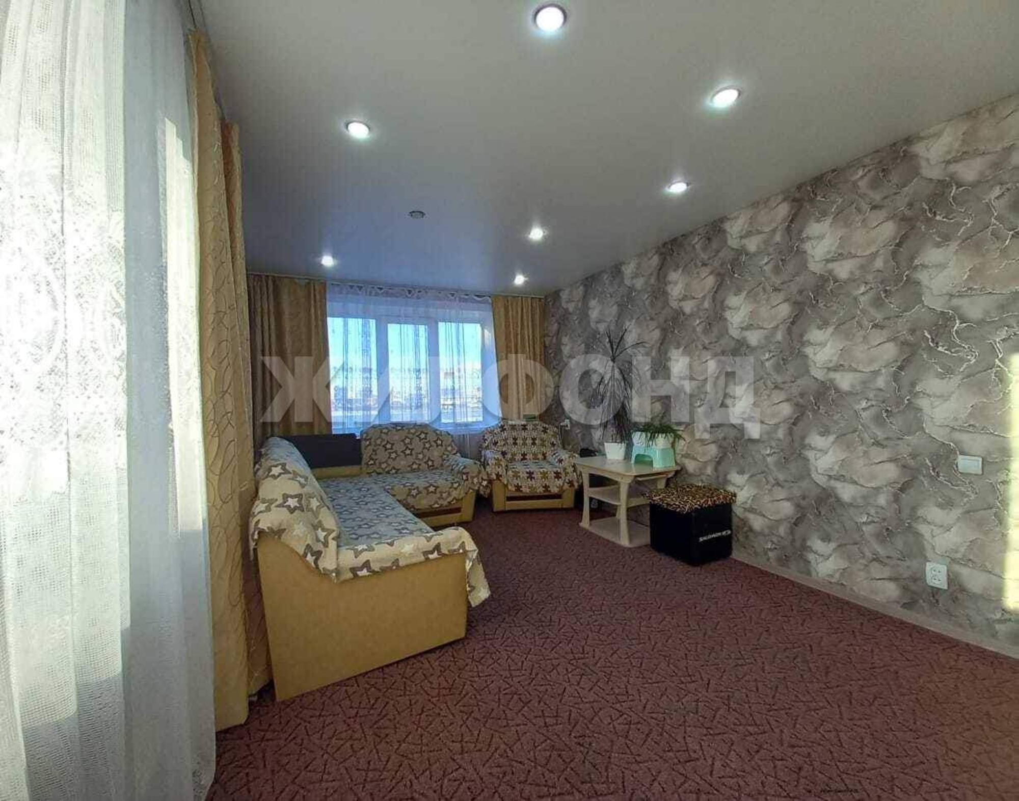 Купить квартиру за 2 985 000 рублей на Лауреатов улица, д.65