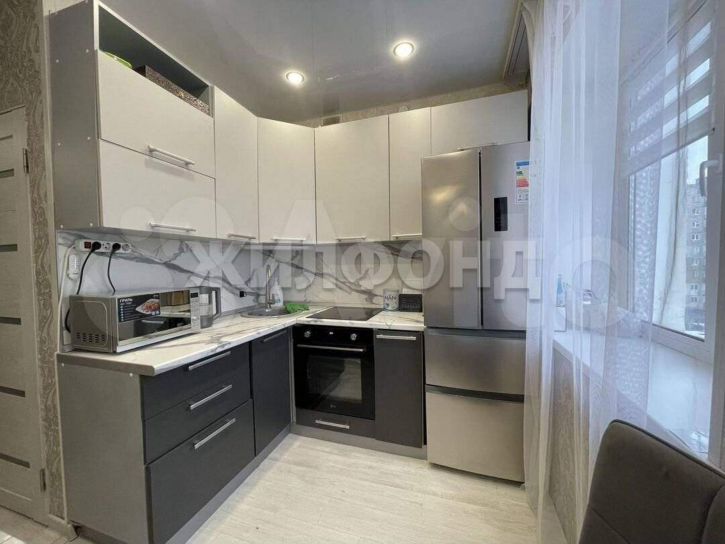 2-комн квартира Металлургов площадь, д.17