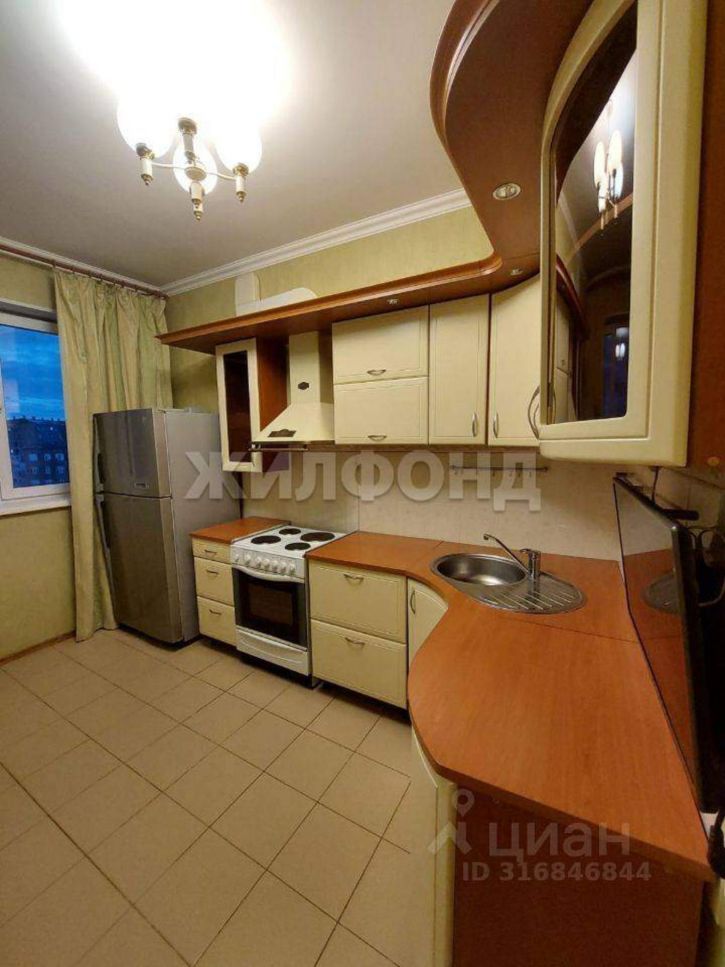 3-комн квартира Металлургов площадь, д.21