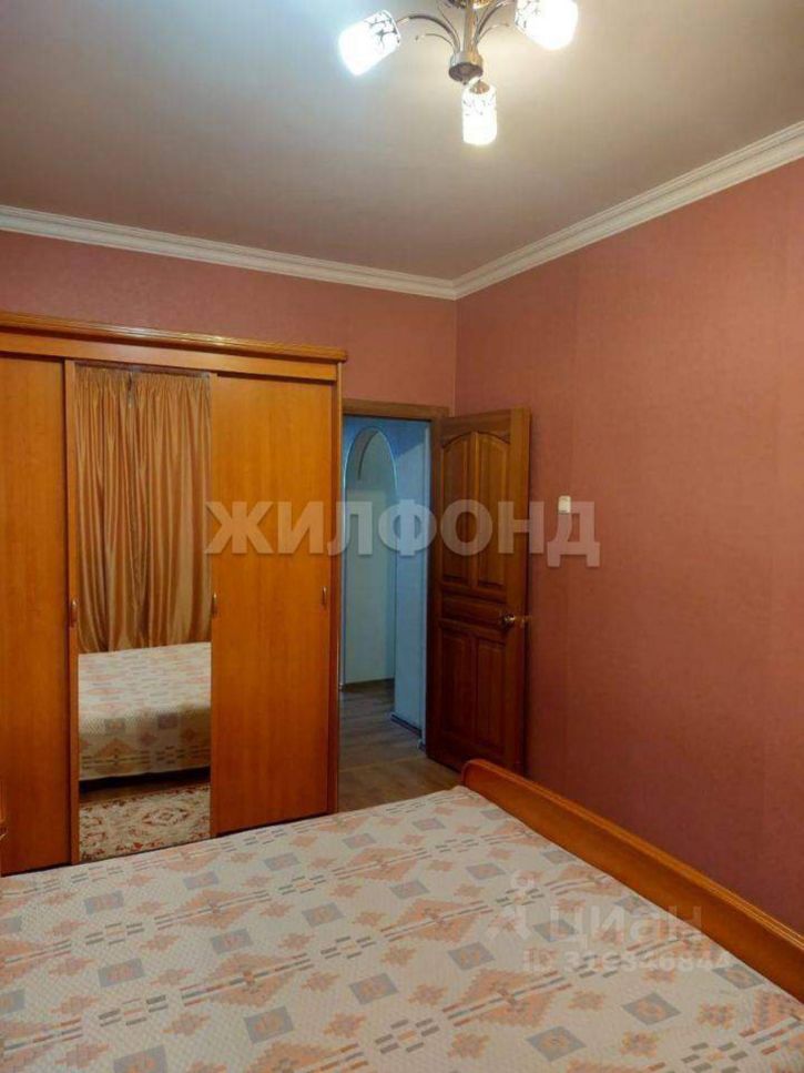 3-комн квартира Металлургов площадь, д.21