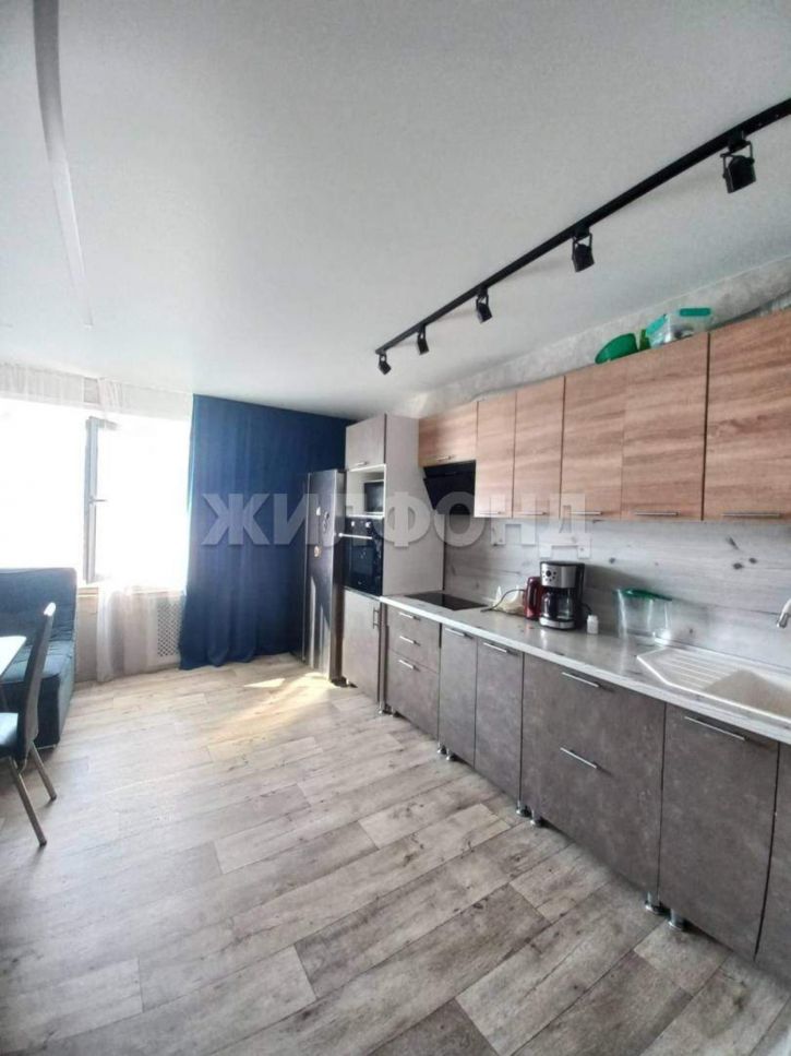 3-комн квартира Талнахская улица, д.21