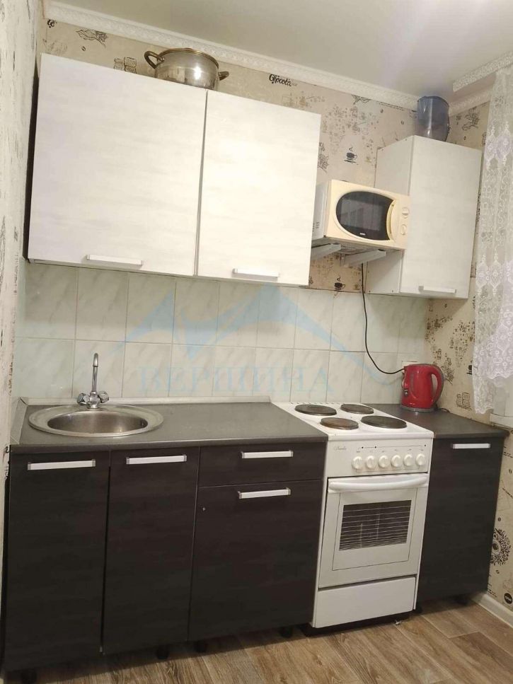 2-комн квартира Талнахская улица,36