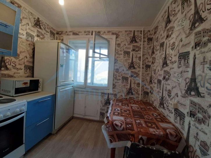 2-комн квартира Ленинградская улица,11