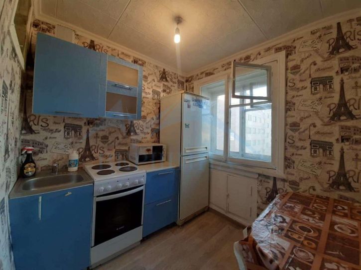 2-комн квартира Ленинградская улица,11