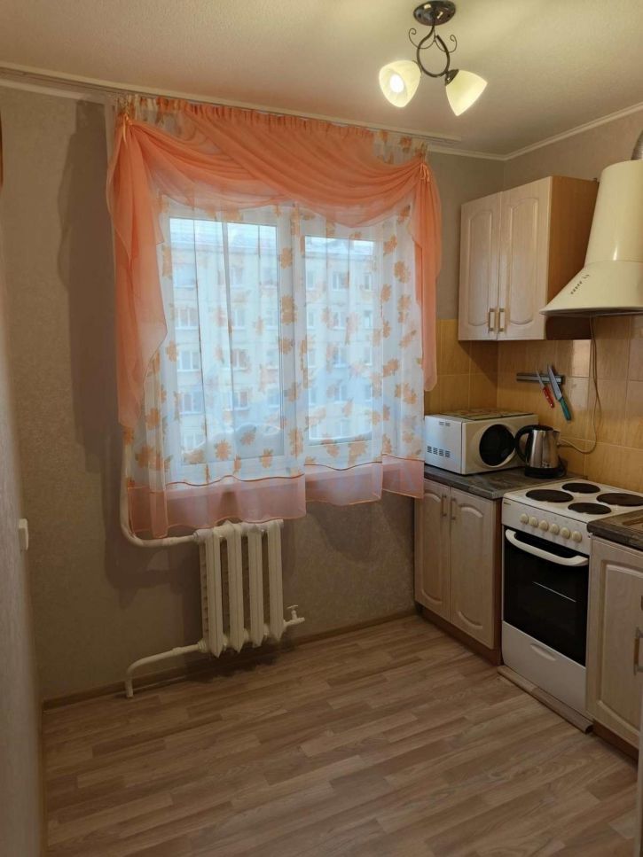 2-комн квартира Талнахская улица,41