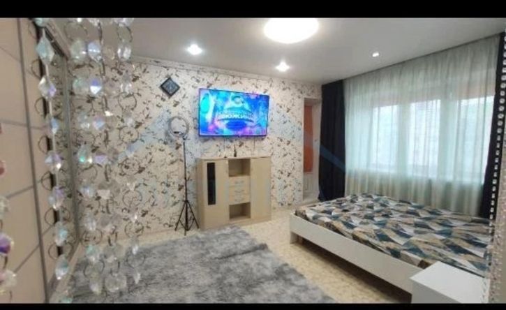 1-комн квартира Лауреатов улица,57