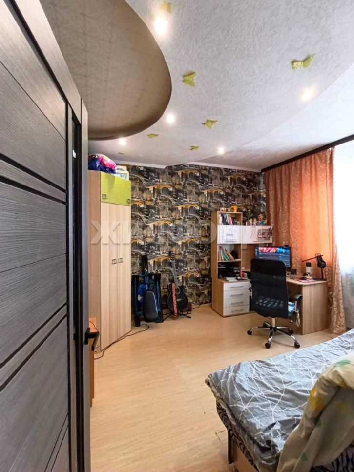 3-комн квартира Металлургов площадь, д.27