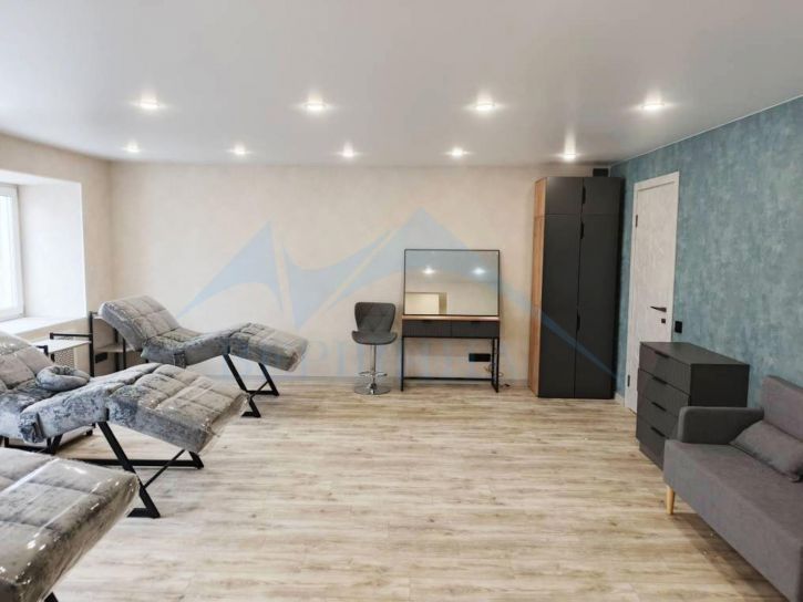 2-комн квартира Бегичева улица,45