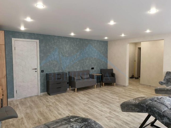 2-комн квартира Бегичева улица,45