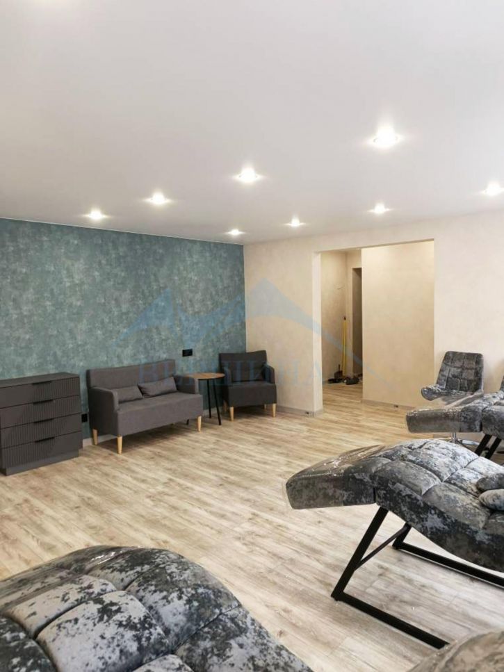 2-комн квартира Бегичева улица,45