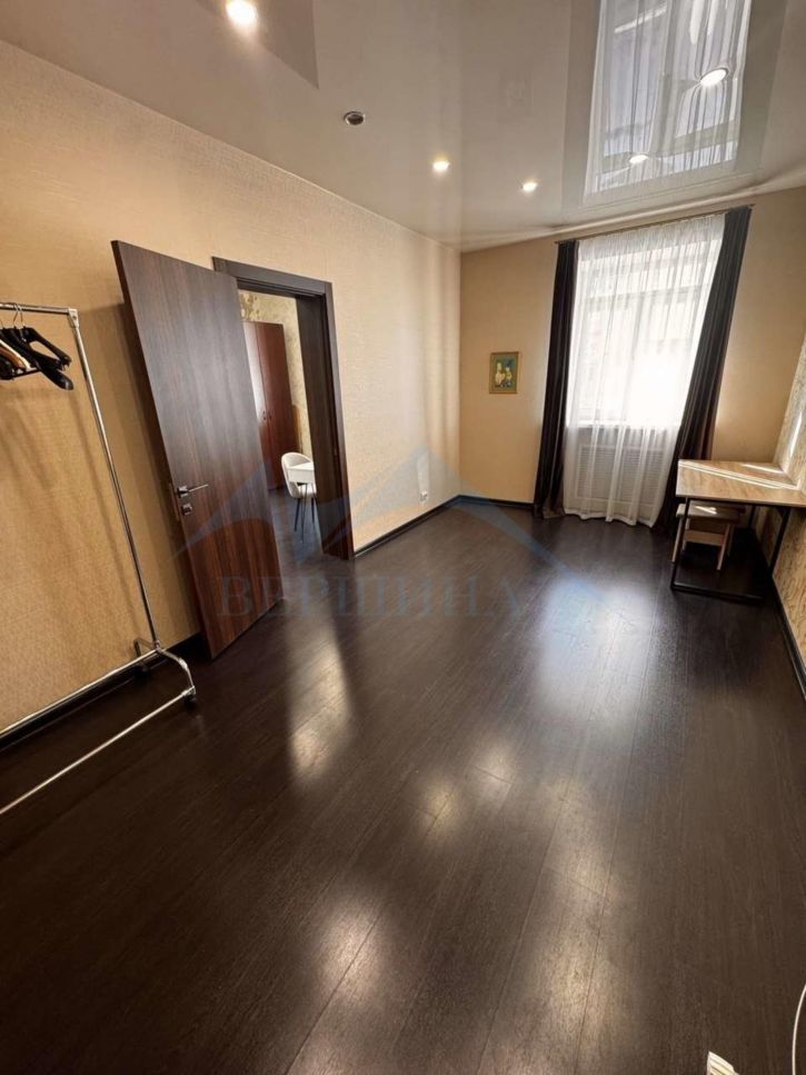 3-комн квартира Комсомольская улица,8