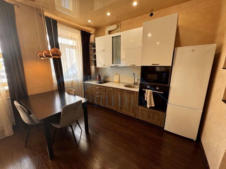 3-комн квартира Комсомольская улица,8