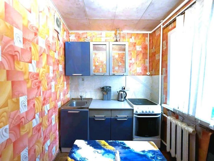1-комн квартира Орджоникидзе улица,1к2