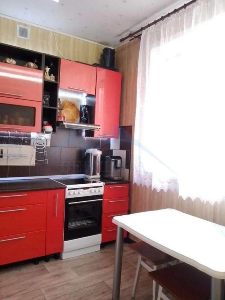 3-комн квартира Талнахская улица,18