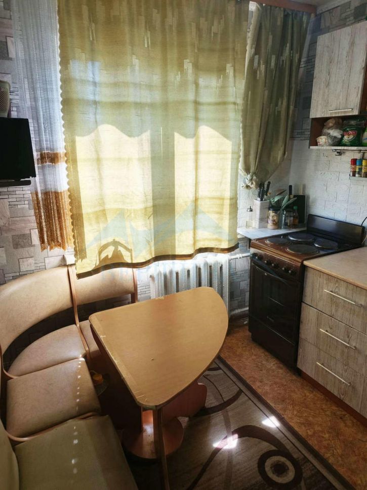 2-комн квартира Ленинградская улица,9