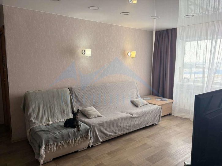 3-комн квартира Бегичева улица,8