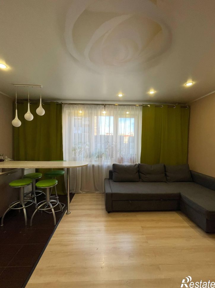 3-комн квартира Енисейская , 6