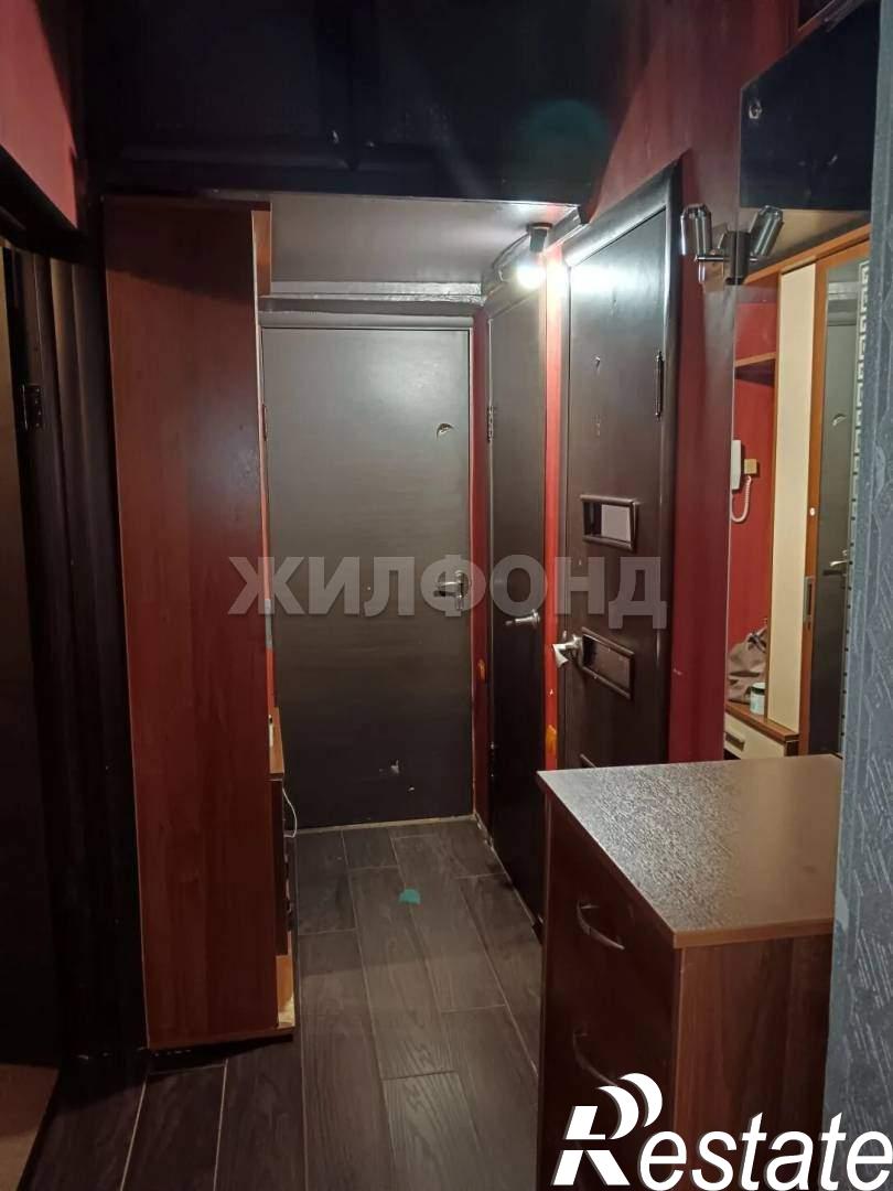 Купить квартиру за 2 400 000 рублей на Лауреатов улица, д.71