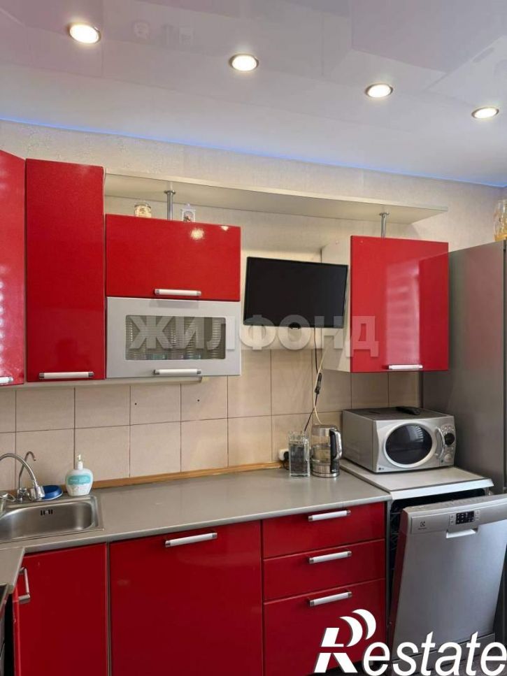 2-комн квартира Талнахская улица, д.72