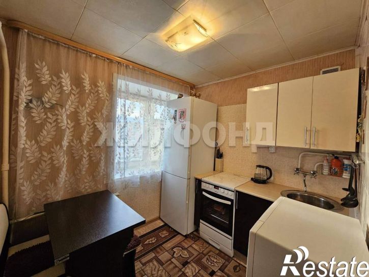 3-комн квартира Дзержинского улица, д.7