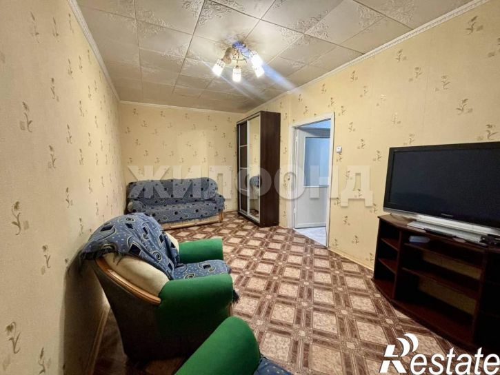 2-комн квартира Металлургов площадь, д.17